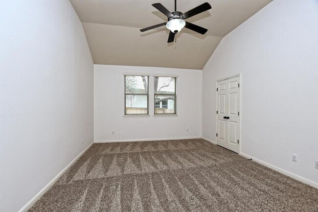 Building Photo - 2213 Lookout Range Dr