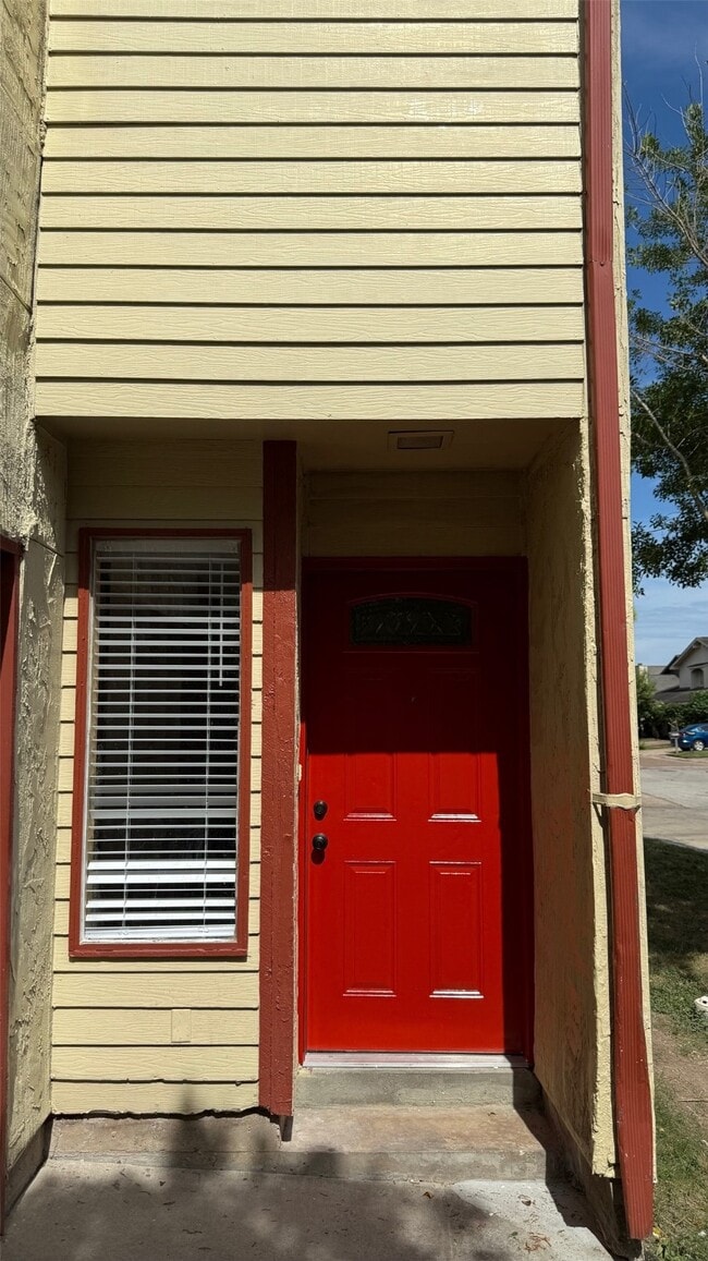 Building Photo - 12404 Windjammer St