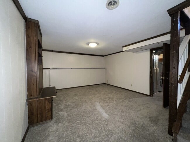 Building Photo - 3745 Hillcrest Rd