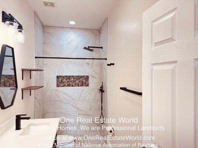 Building Photo - 13507 Summerton Dr