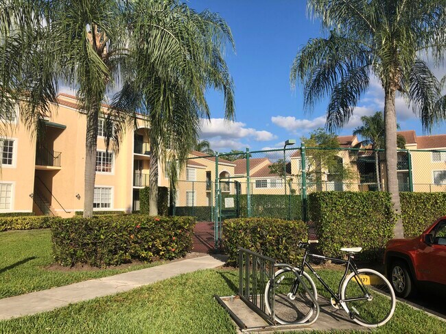 Building Photo - 1755 Village Blvd