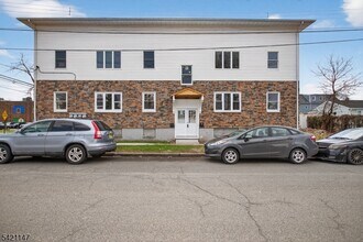 Building Photo - 378 Grand St