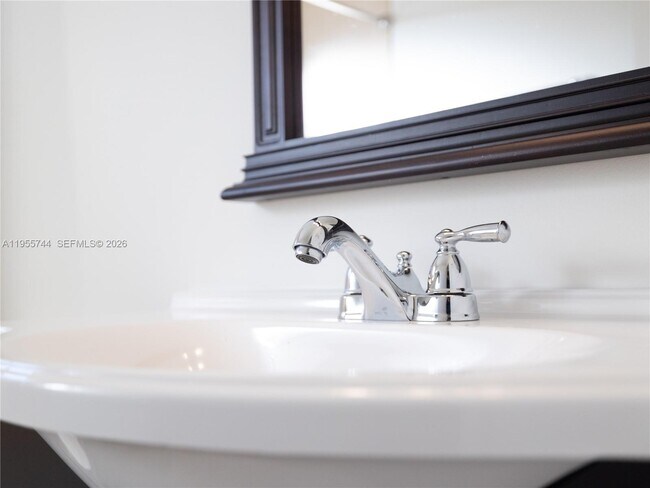 Building Photo - 200 W Riverbend Dr