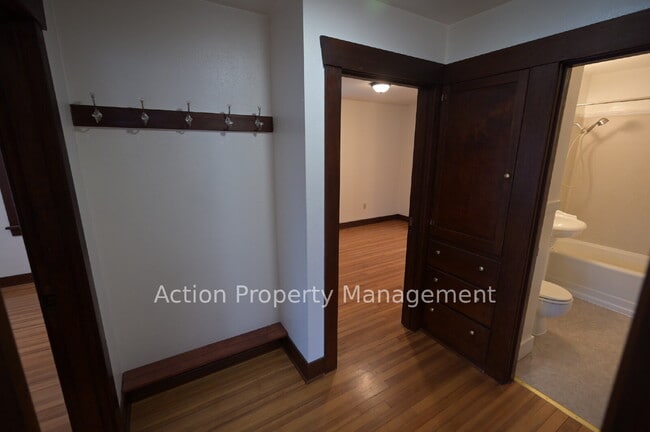 Building Photo - 2 bed, office, 2 bath, 1 car garage, in Sequim