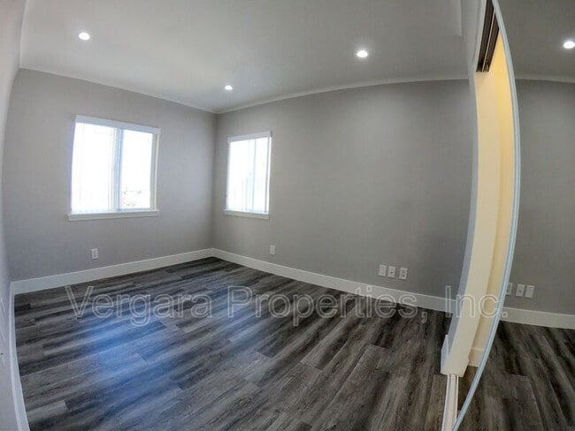 Building Photo - 137 29th St