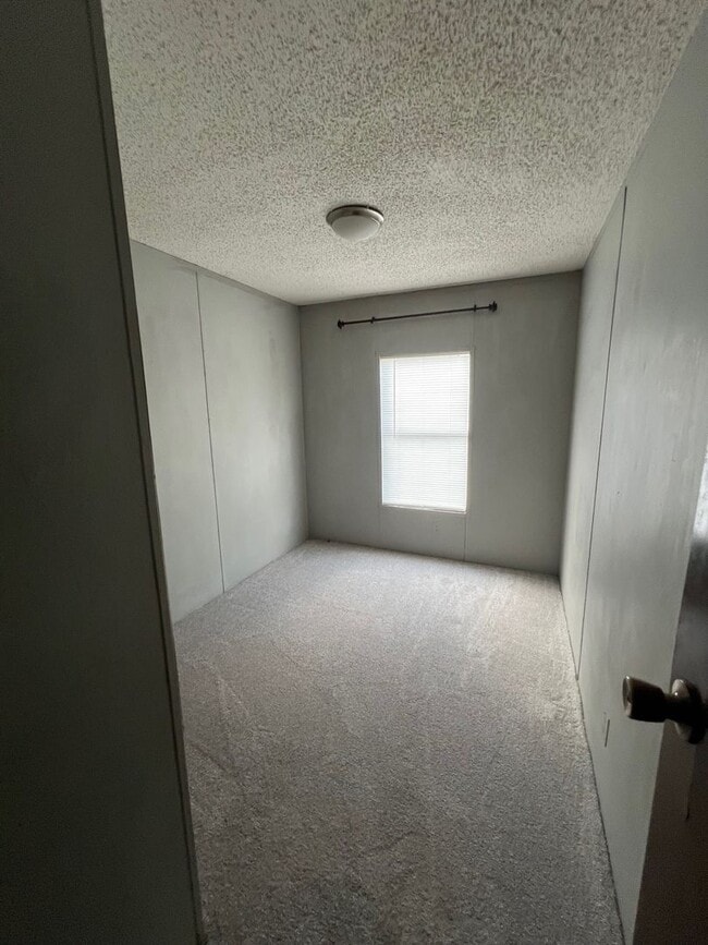 Building Photo - Mobile Home for lease in Sulphur