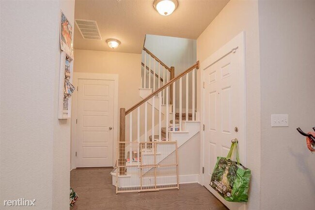 Building Photo - 7411 Pantherpaw St