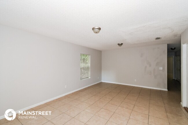 Building Photo - 2115 5th Ave