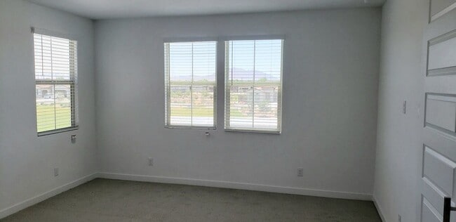 Building Photo - 6 month NEW BELLAMY!