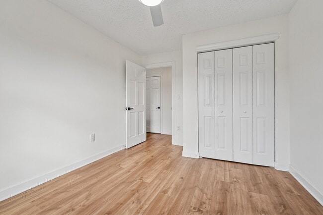 Building Photo - 495 Witney Ct