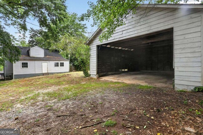 Building Photo - 2728 Winburn Terrace