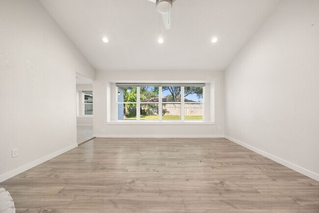 Building Photo - 6235 Weststar Ln