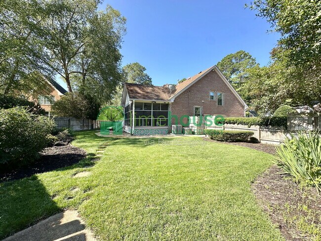 Building Photo - 948 Forest Lakes Cir