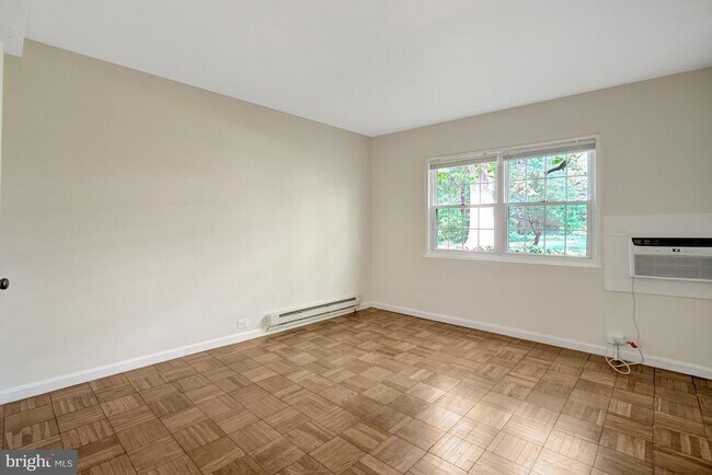 Building Photo - 3200 Martha Custis Dr