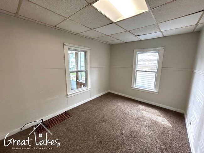Building Photo - Charming 2 Bedroom 1 Bathroom now available for rent