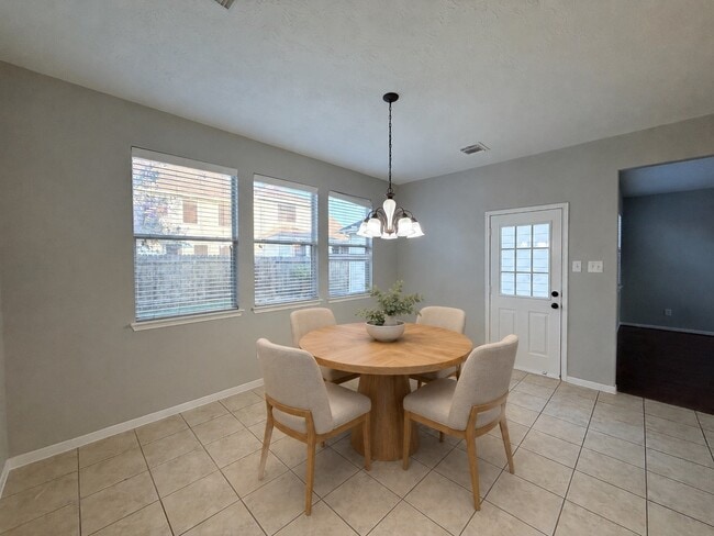 Building Photo - 4531 Park Trail Ln