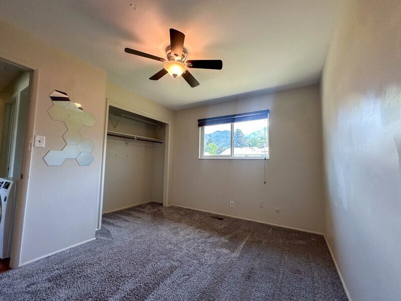 Building Photo - 9459 Quail Hollow Dr