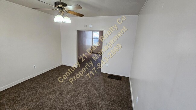 Building Photo - 3 Bedroom 1 Bath Home in York City with Of...