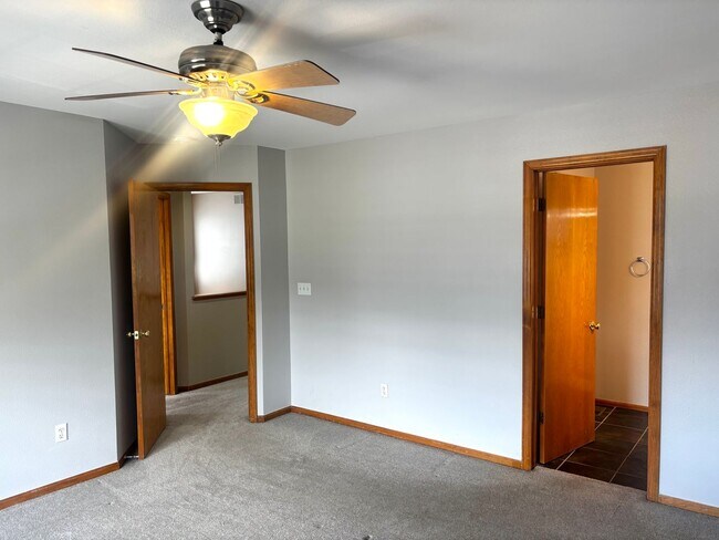 Building Photo - For Rent in Excellent Neighborhood! 80130