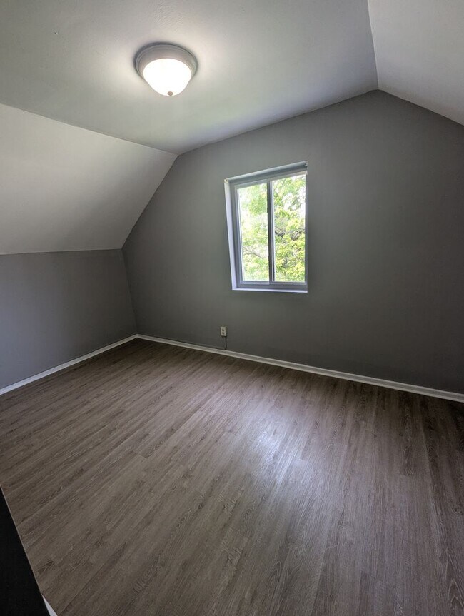 Building Photo - Pretty on Pennsylvania - 3 Bedroom, 1.5 Ba...