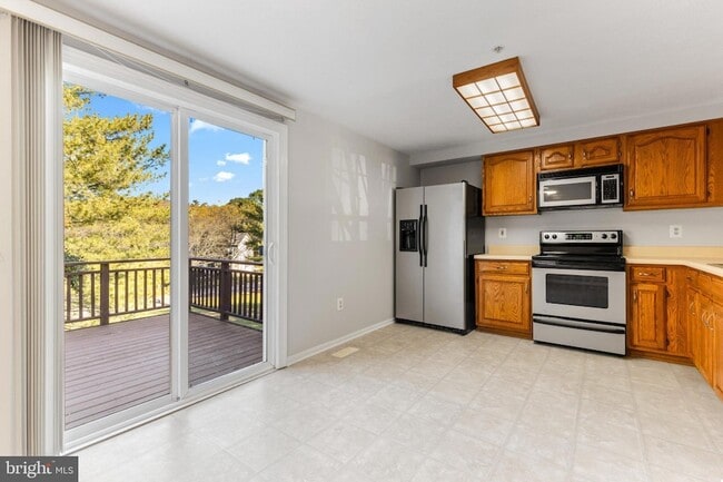 Building Photo - 1232 Quaker Ridge Dr