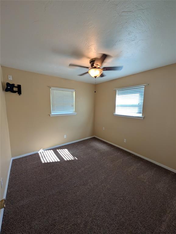 Building Photo - 1404 Heather Ln