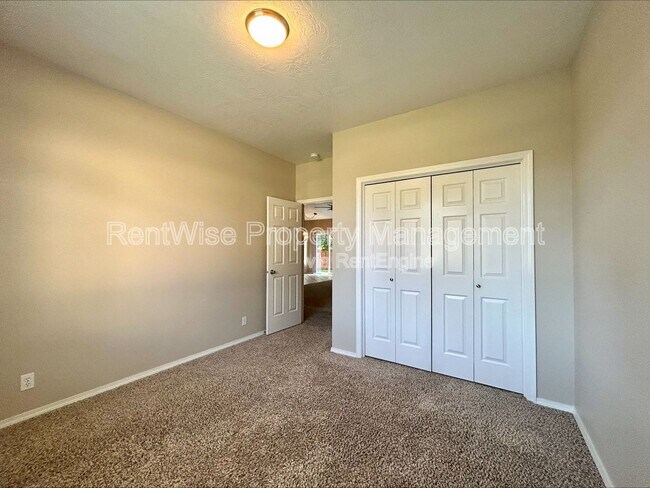 Building Photo - 690 W Konavle Ct
