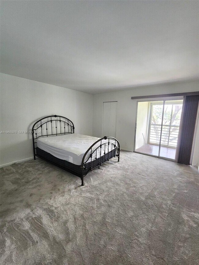 Building Photo - 2304 Lucaya Ln