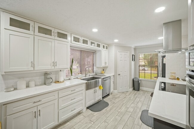 Building Photo - 15831 Ridge Park Dr