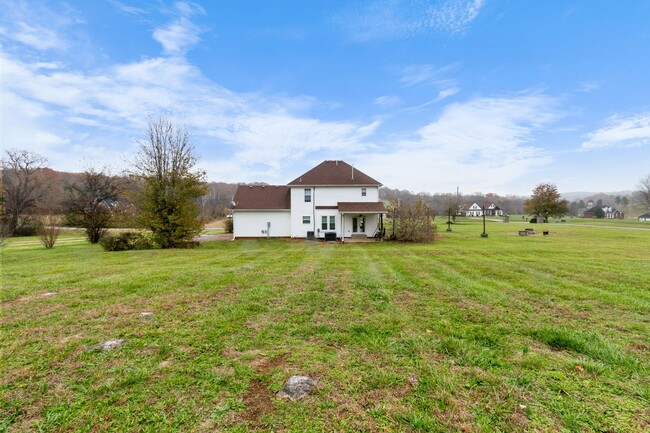 Building Photo - Lovely Single Family Home with Land