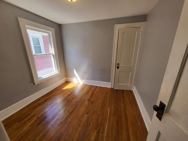 Building Photo - 416 Boyden St