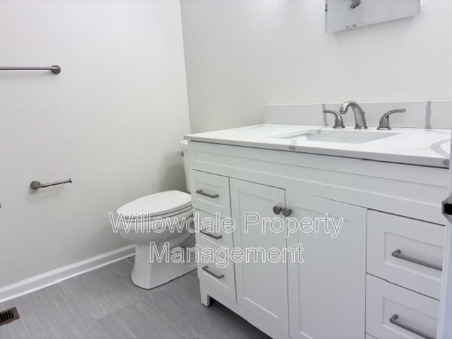 Building Photo - 6640 Keystone Dr