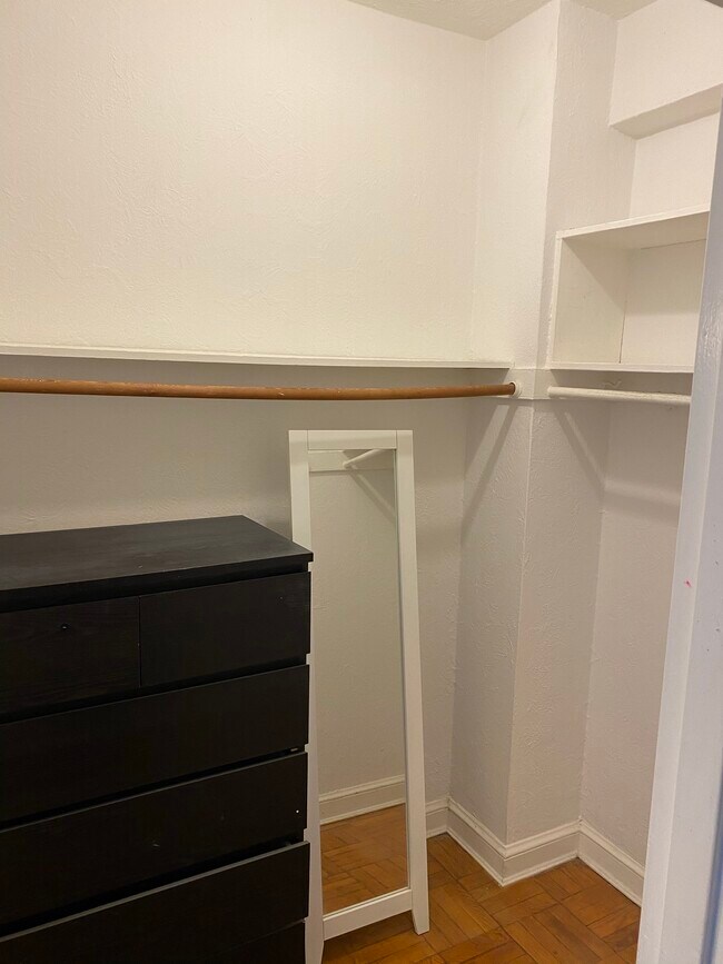 Building Photo - 1010 25th St NW