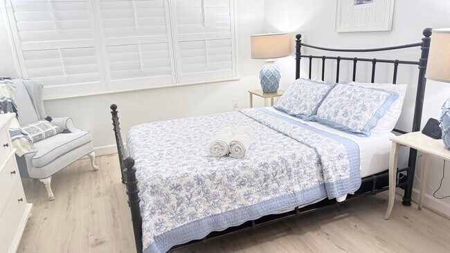 Building Photo - 10980 S Ocean Dr