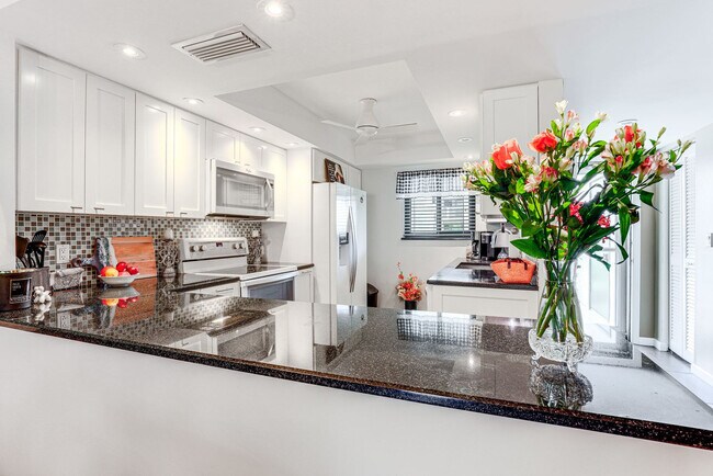 Building Photo - 2400 S Ocean Dr
