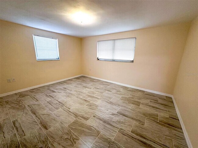 Building Photo - 3607 Cambridge St