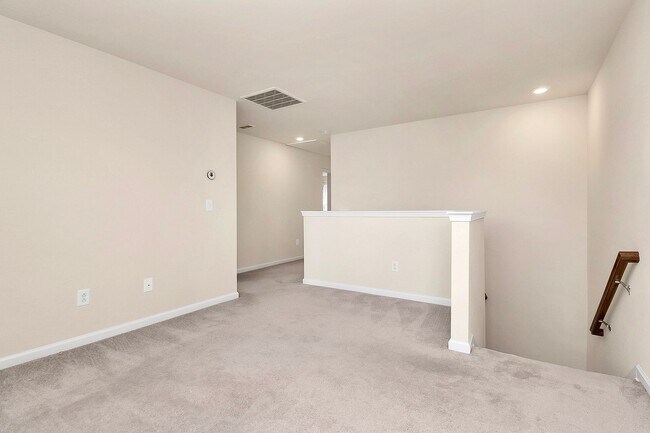 Building Photo - Welcome to this spacious 4 bedroom, 2.5 ba...