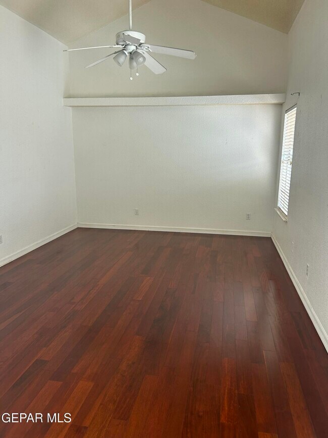 Building Photo - 7464 Plaza Taurina Dr