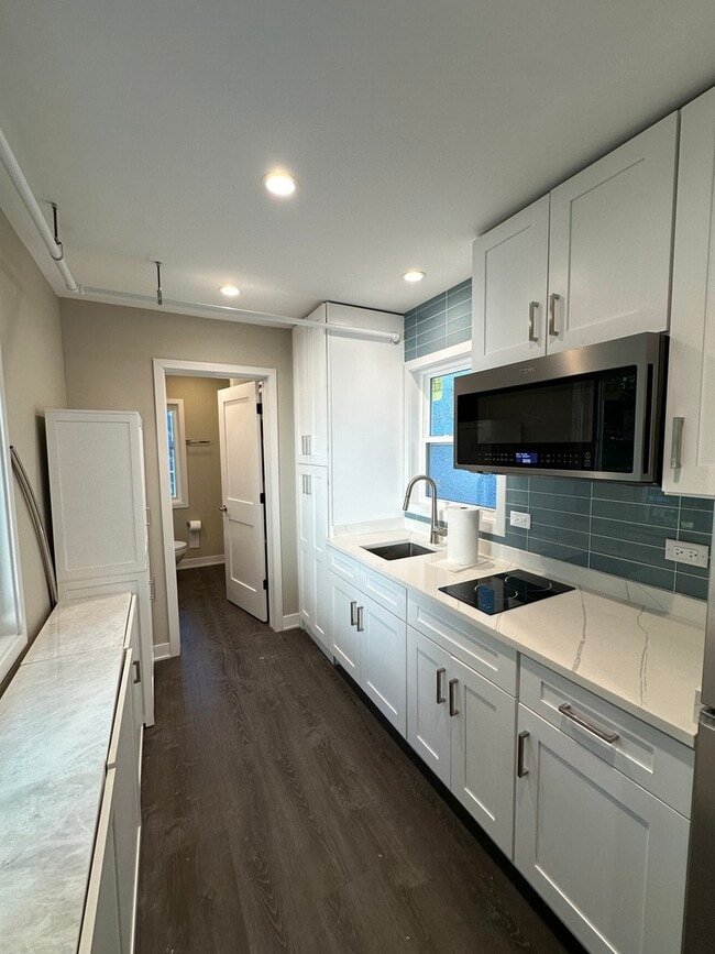 Building Photo - 1918 Noyes St