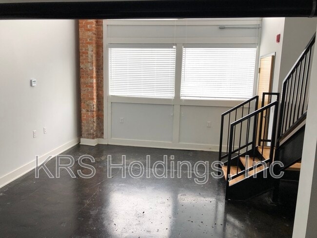 Building Photo - Weatherly Lofts