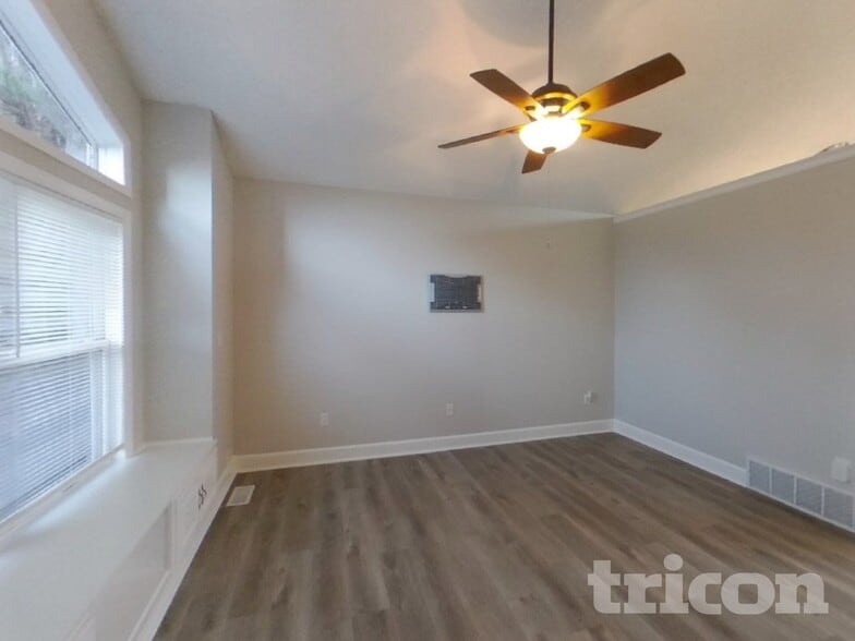 Building Photo - 3460 Cedarhurst Way