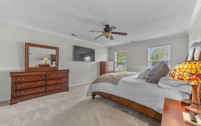 Building Photo - Waterfront Rental
