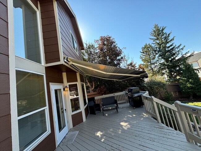 Building Photo - Meticulsly Maintained 5 Bedroom, 4 Bathroom Home