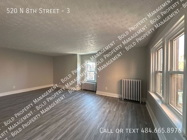 Building Photo - 520 N 8th St