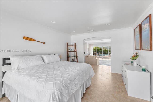 Building Photo - 4902 N Travelers Palm Ln