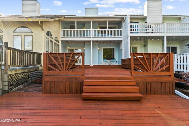 Building Photo - 1335 Capri Dr