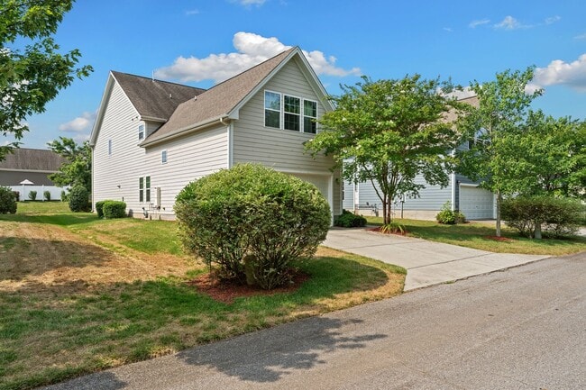 Building Photo - Available Early September! Gorgeous 5 Bed, 3.5 Ba Located In Kitts Creek - Pet Friendly!