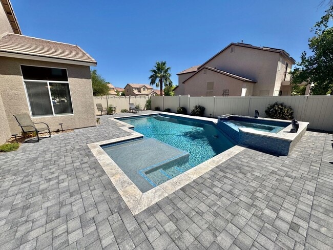 Building Photo - ENJOY THIS STUNNING 3 BEDROOM WITH A TRANQ...