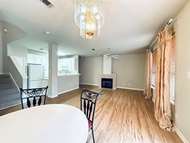 Building Photo - 2100 Pipers Field Dr