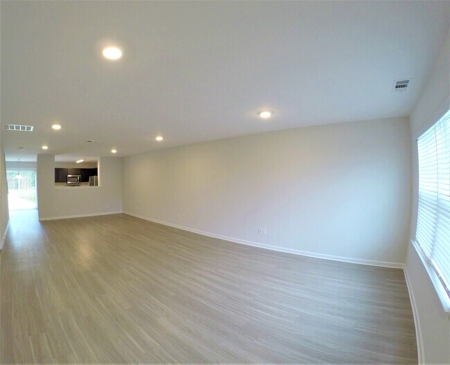 Building Photo - 5 Newport Sq Ct